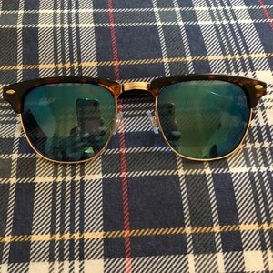 Gap sun glasses